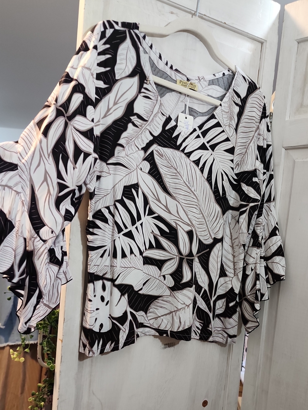 Black & White Tropical Print V-Neck Women’s Top